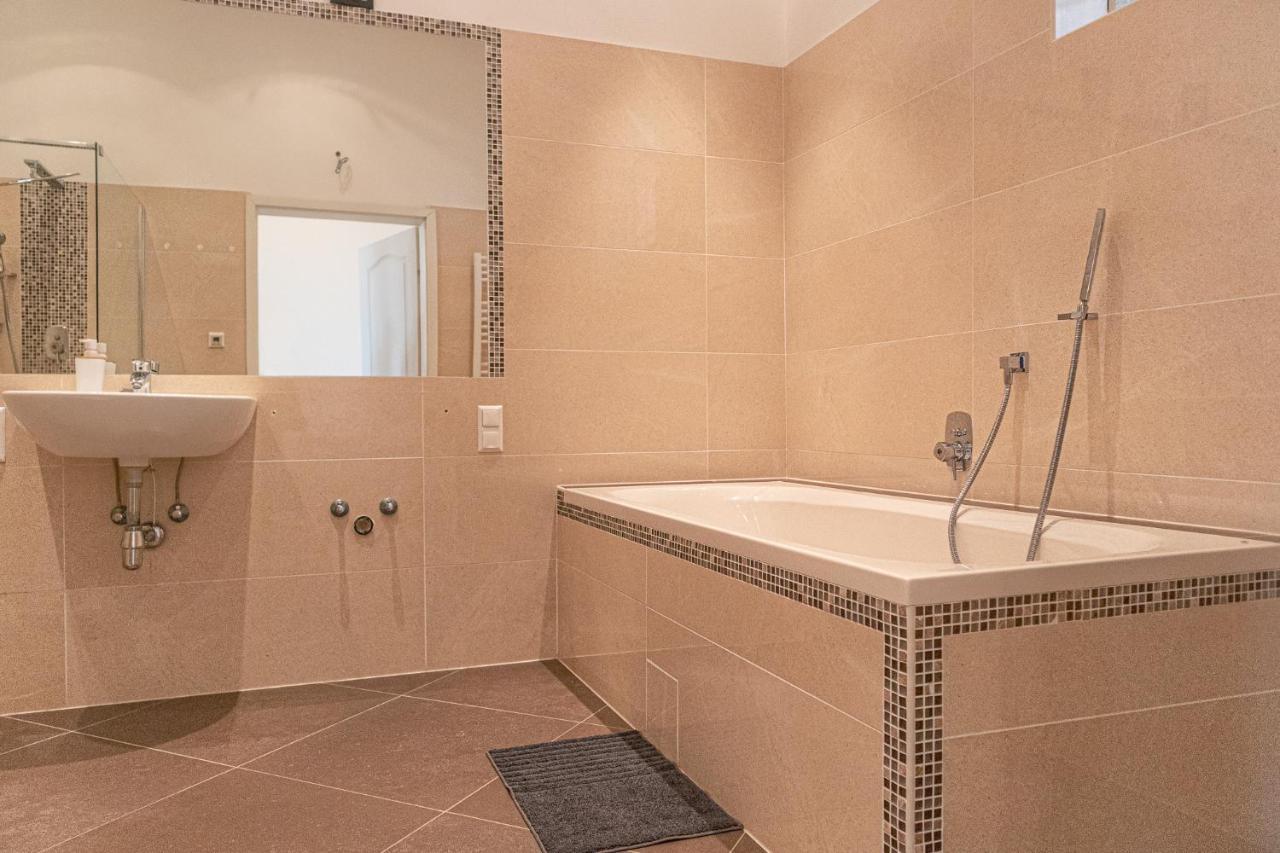 Special Vintage Viennese - 12min F Downtown Apartment Wien